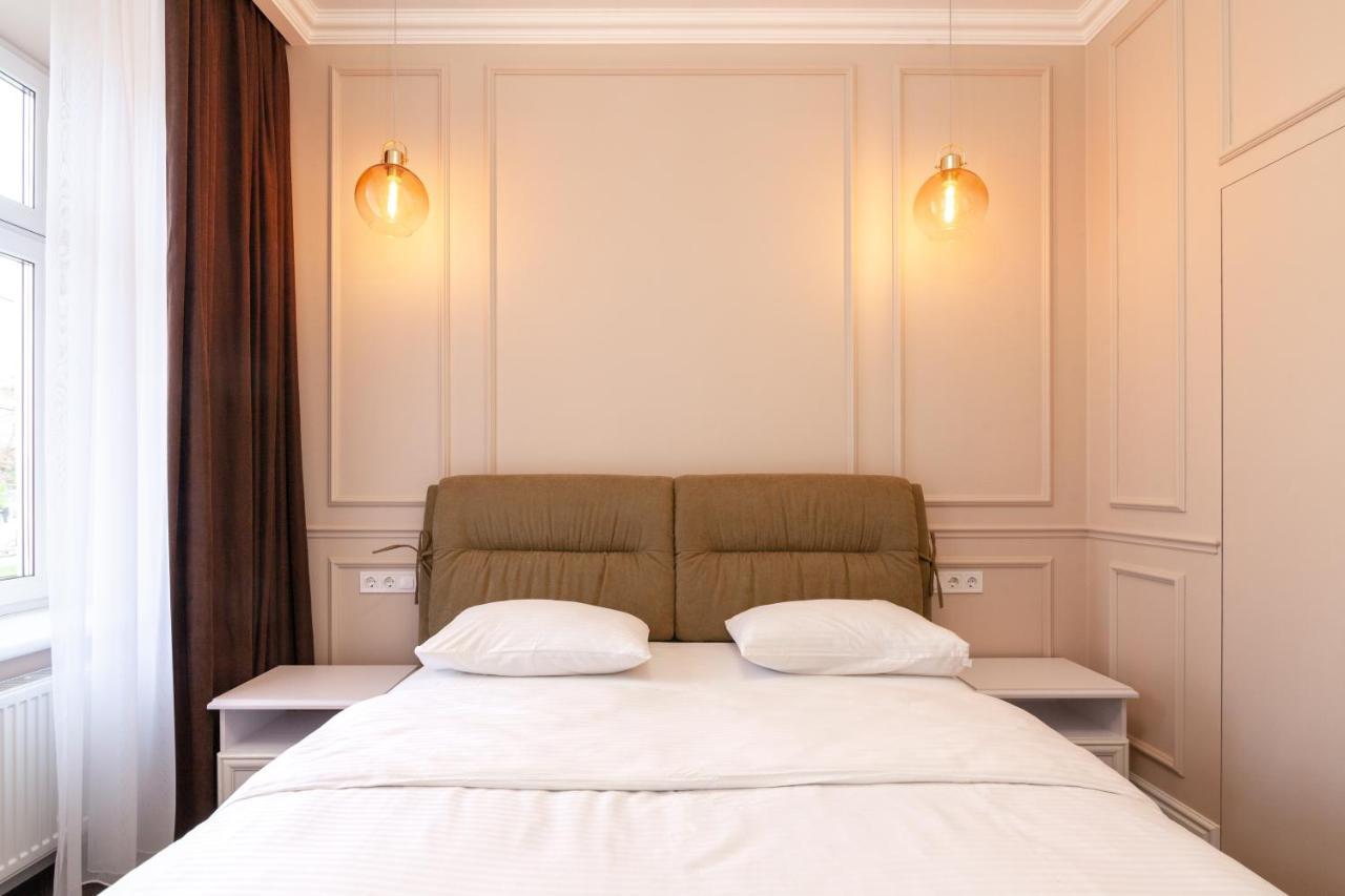 Apartment Near The Opera Theater Lviv Buitenkant foto